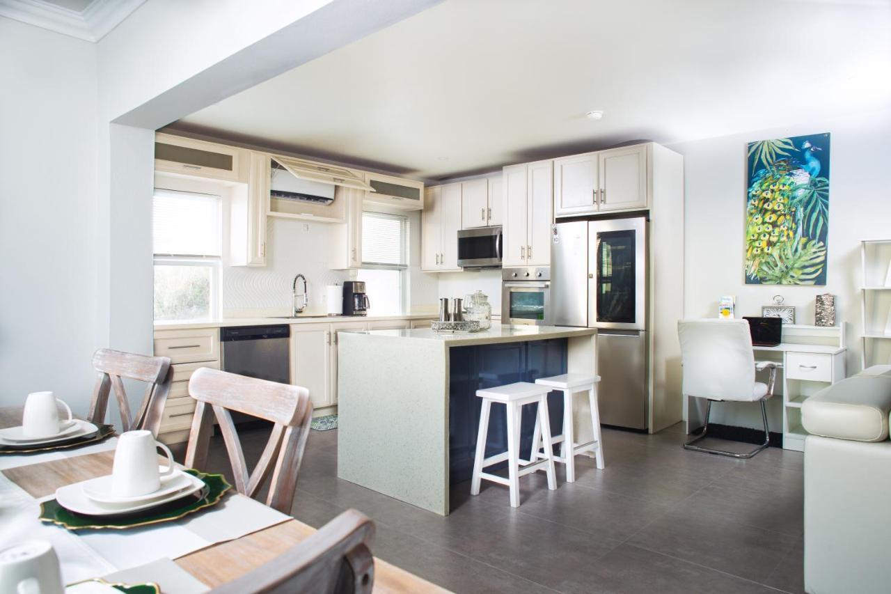 La Vue De Basseterre Apartments - Luxury In Bird Rock エクステリア 写真